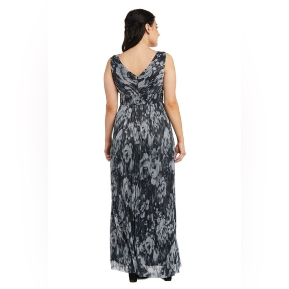 R&M Richards Blue and Gray Embellished Sleeveless Maxi Gown Size 14 - Picture 3 of 5